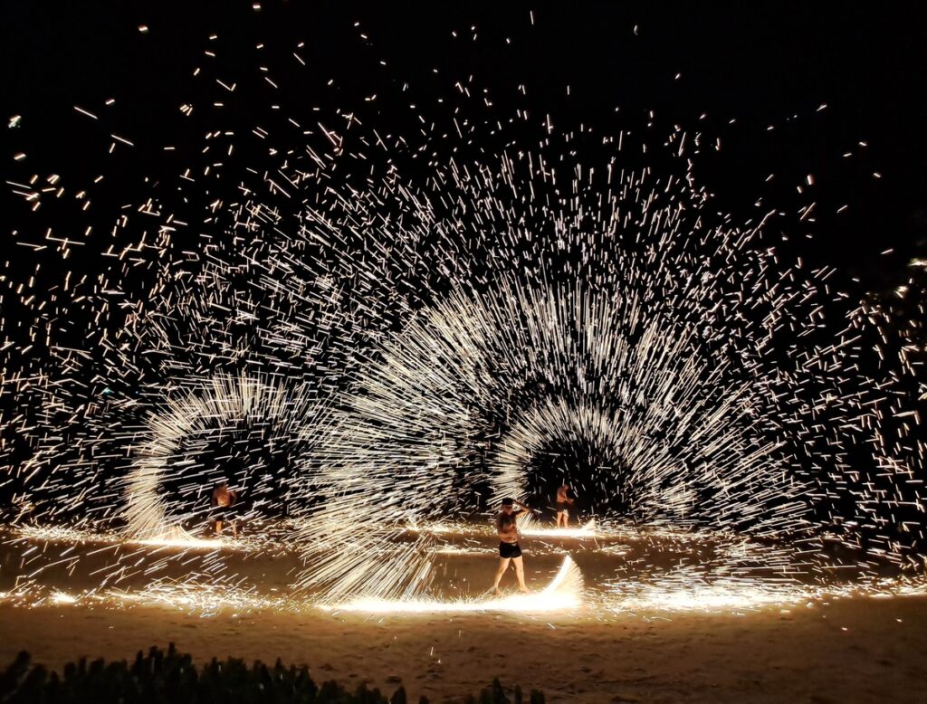 Feuershow am Strand